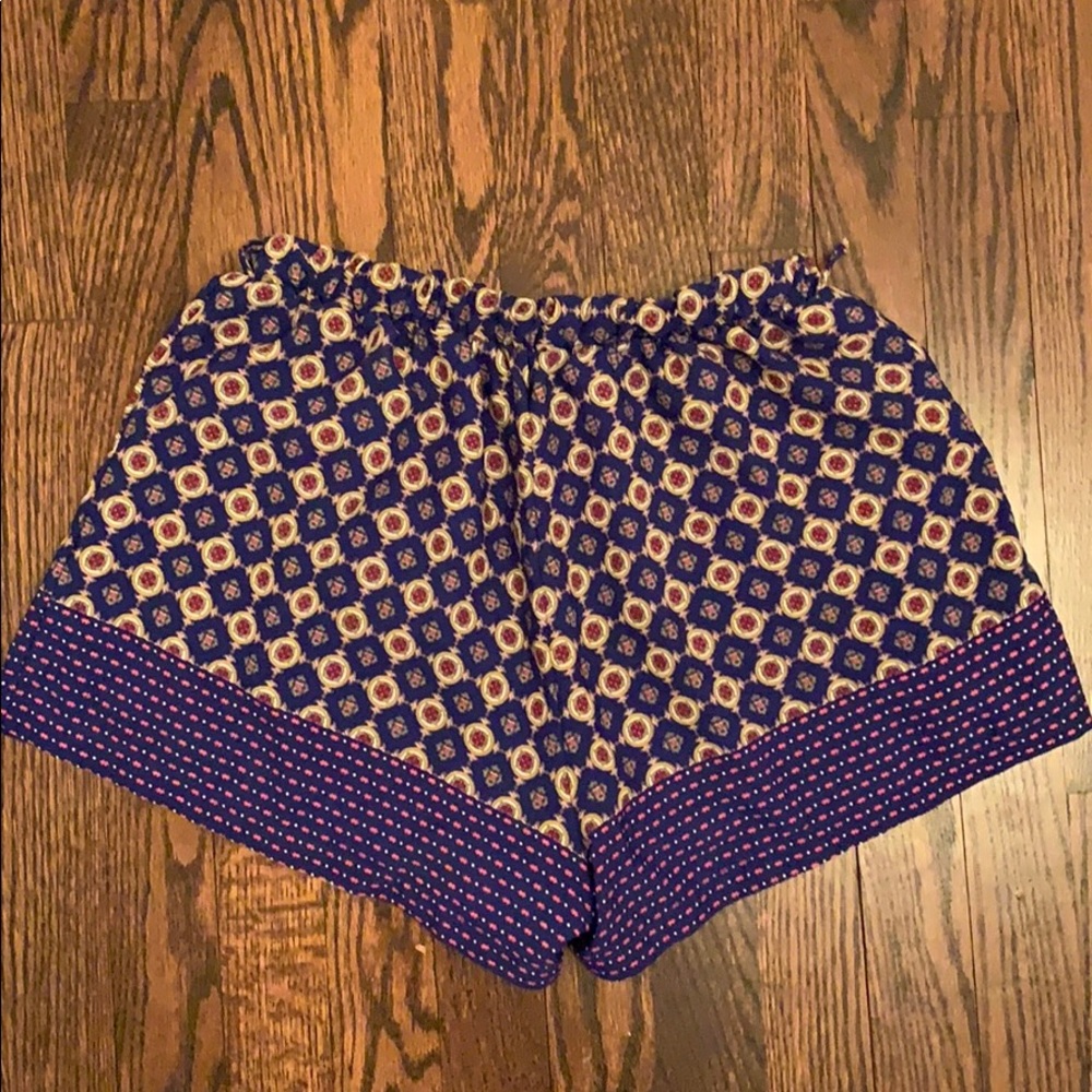 Patterned Shorts - Picture 2 of 4